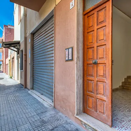 Appartement Sardinia Re - Foscolo 8 *