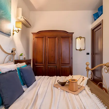 Sardinia Re - Foscolo 8 דירה *