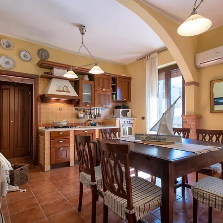 Sardinia Re - Foscolo 8 דירה *